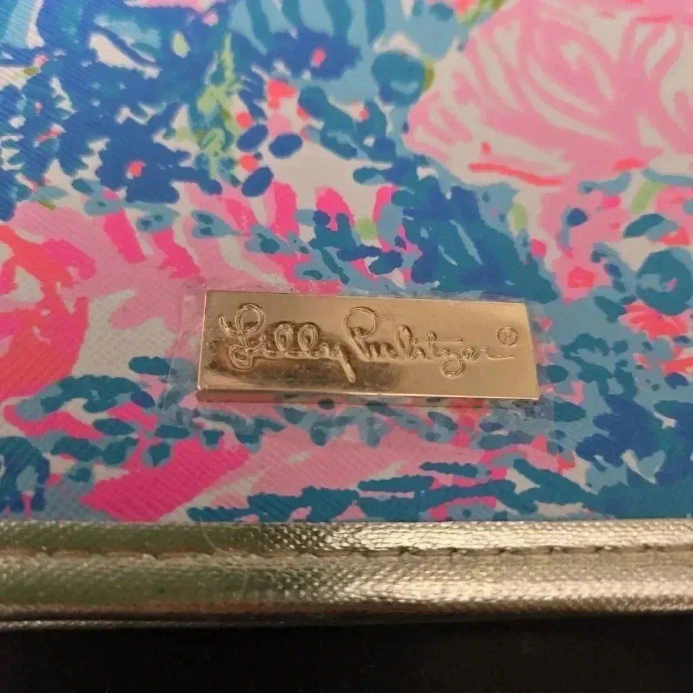 LILLY PULITZER Multi-color Spring Prints‎ Travel Organizer Wallet Slim Design